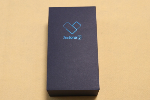 ZenFone5の外箱